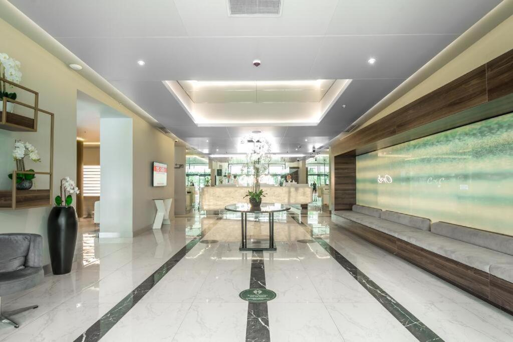 Hotel Orbit City Batumi Esterno foto