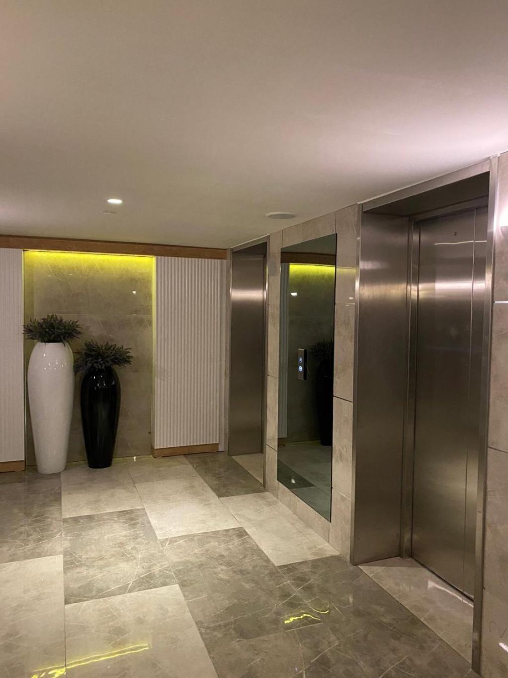 Hotel Orbit City Batumi Esterno foto